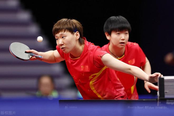 台上大放异 台上大放异