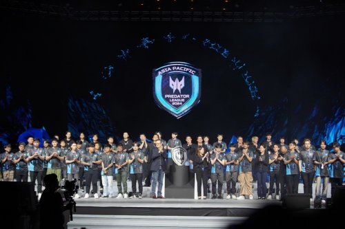 随着社交媒 随着社交媒