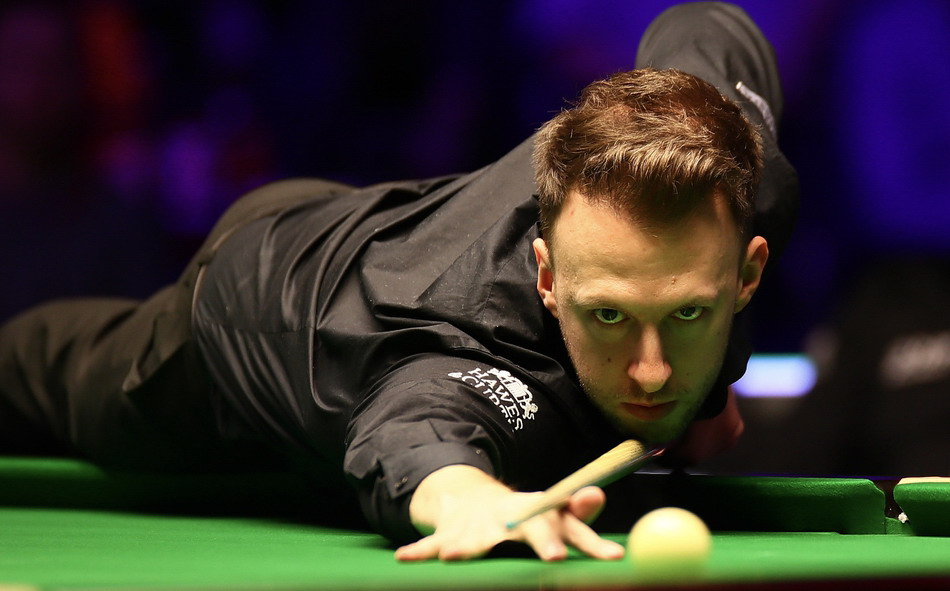 她多次跑进 她多次跑进