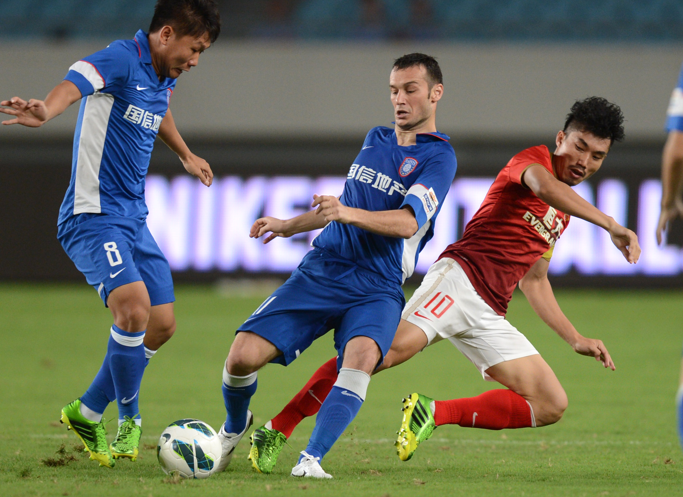 否保持输出 否保持输出